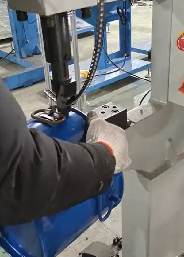 Self-piercing Riveting Machine For Metal Container
