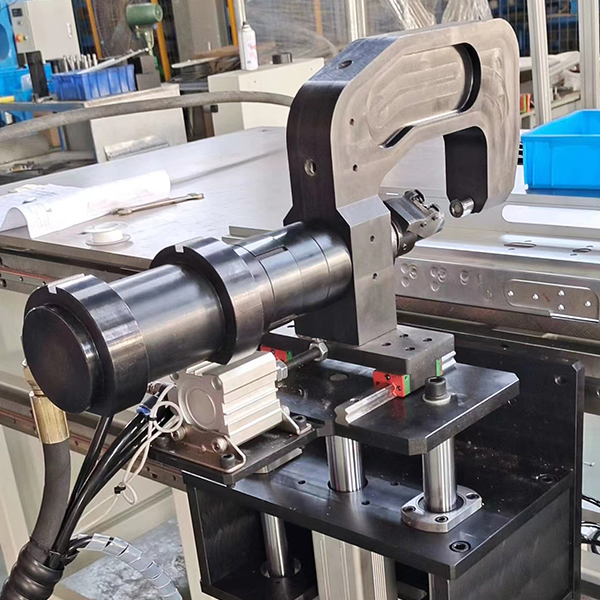 Self-piercing Riveting Machine For Cleanroom Door
